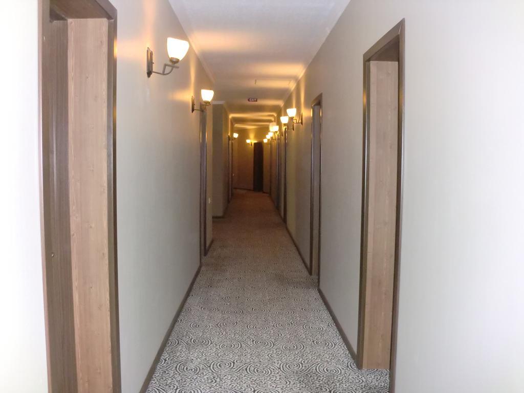 Hotel Cristal Palace Tbilisi Ngoại thất bức ảnh