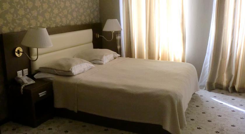 Hotel Cristal Palace Tbilisi Ngoại thất bức ảnh