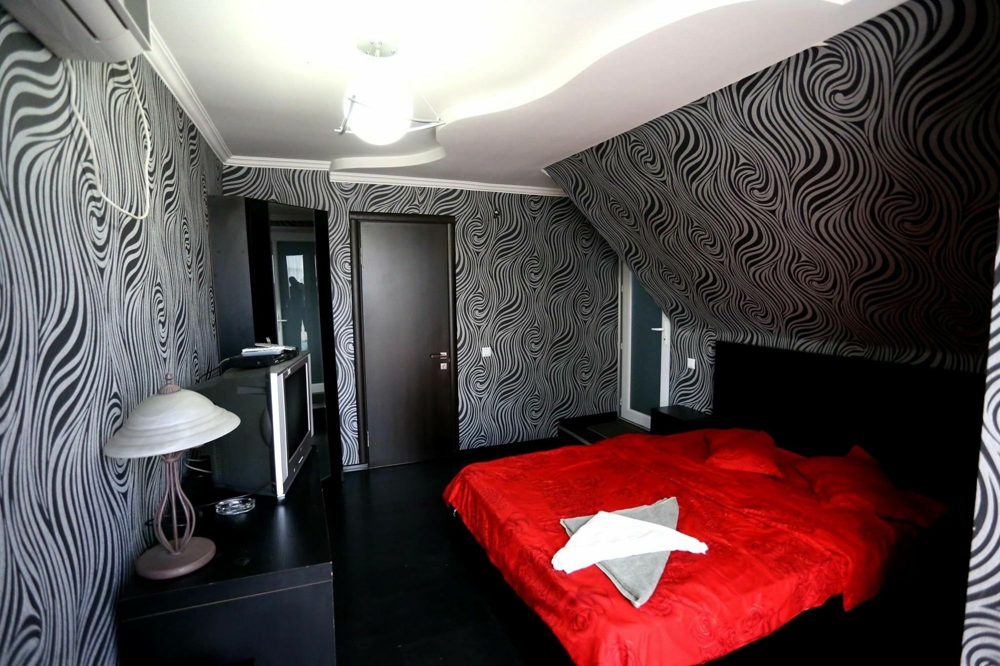 Hotel Cristal Palace Tbilisi Ngoại thất bức ảnh